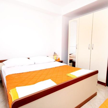 Apartments With A Parking Space Seline, Paklenica - 6603 Starigrad-Paklenica Szoba fotó