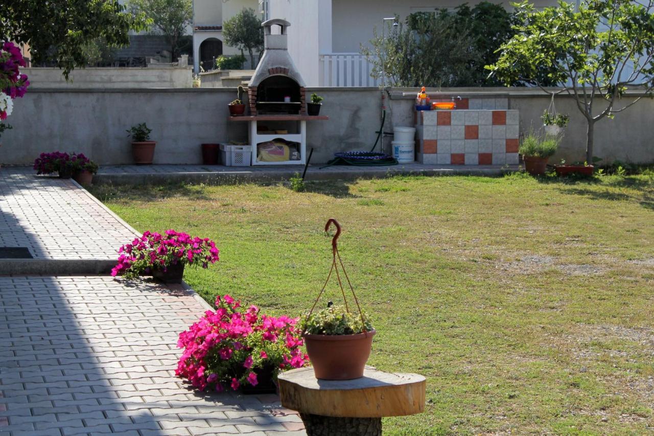 Apartments With A Parking Space Seline, Paklenica - 6603 Starigrad-Paklenica Kültér fotó